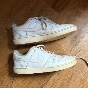 Nike Off-White/Beige Low-Top Leather Sneakers